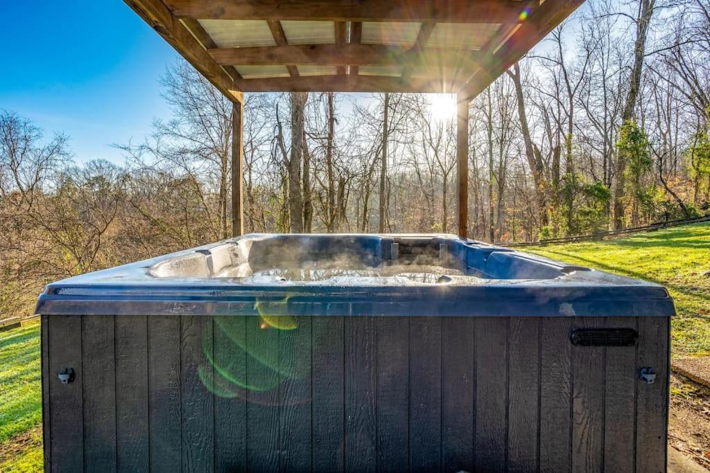 Dog Friendly! Views! Hot Tub! Close To Pf! Gsmnp 세비어빌 외부 사진