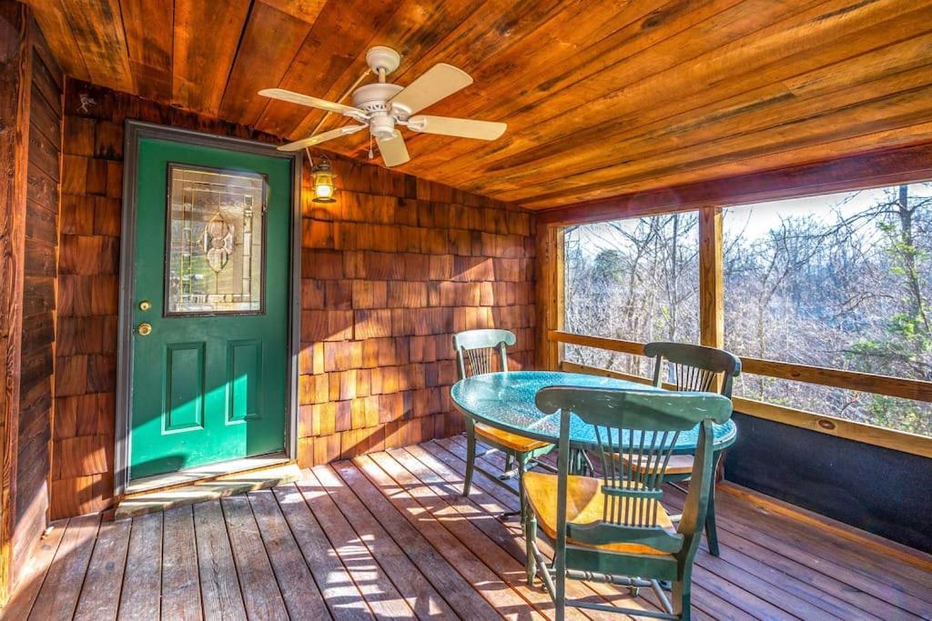 Dog Friendly! Views! Hot Tub! Close To Pf! Gsmnp 세비어빌 외부 사진