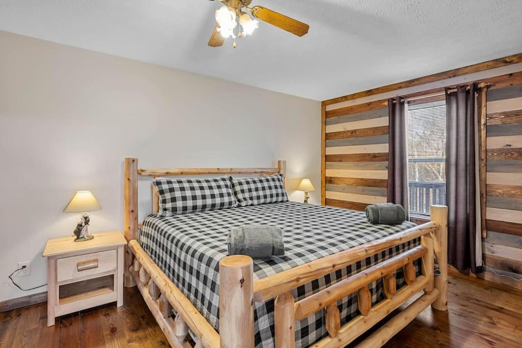 Dog Friendly! Views! Hot Tub! Close To Pf! Gsmnp 세비어빌 외부 사진