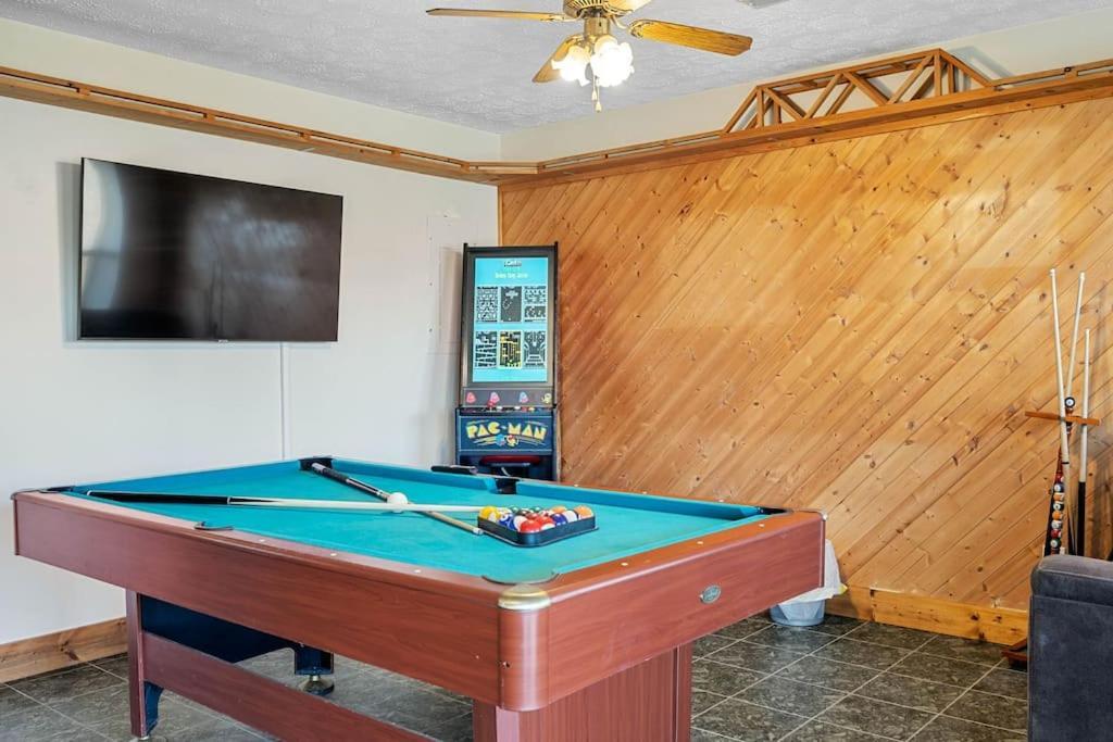 Dog Friendly! Views! Hot Tub! Close To Pf! Gsmnp 세비어빌 외부 사진