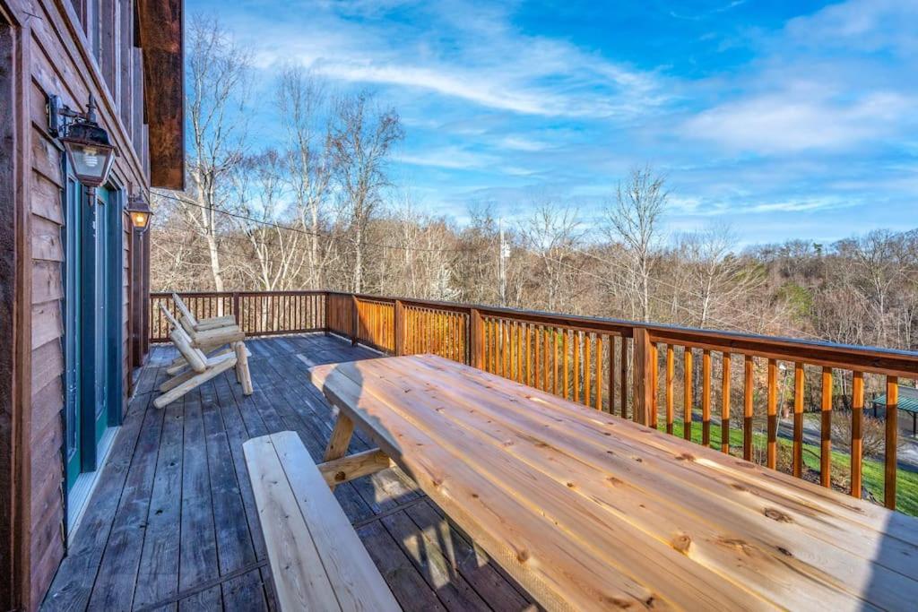Dog Friendly! Views! Hot Tub! Close To Pf! Gsmnp 세비어빌 외부 사진