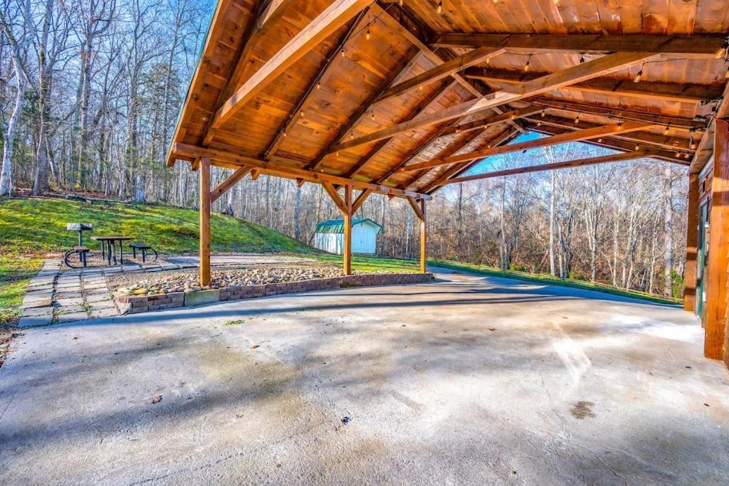 Dog Friendly! Views! Hot Tub! Close To Pf! Gsmnp 세비어빌 외부 사진