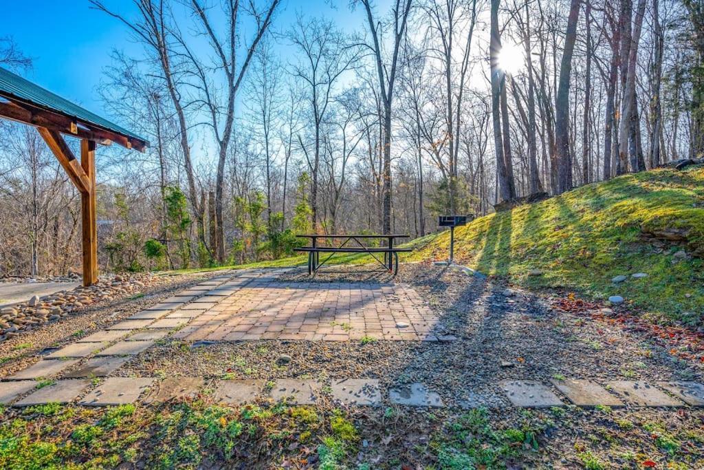 Dog Friendly! Views! Hot Tub! Close To Pf! Gsmnp 세비어빌 외부 사진