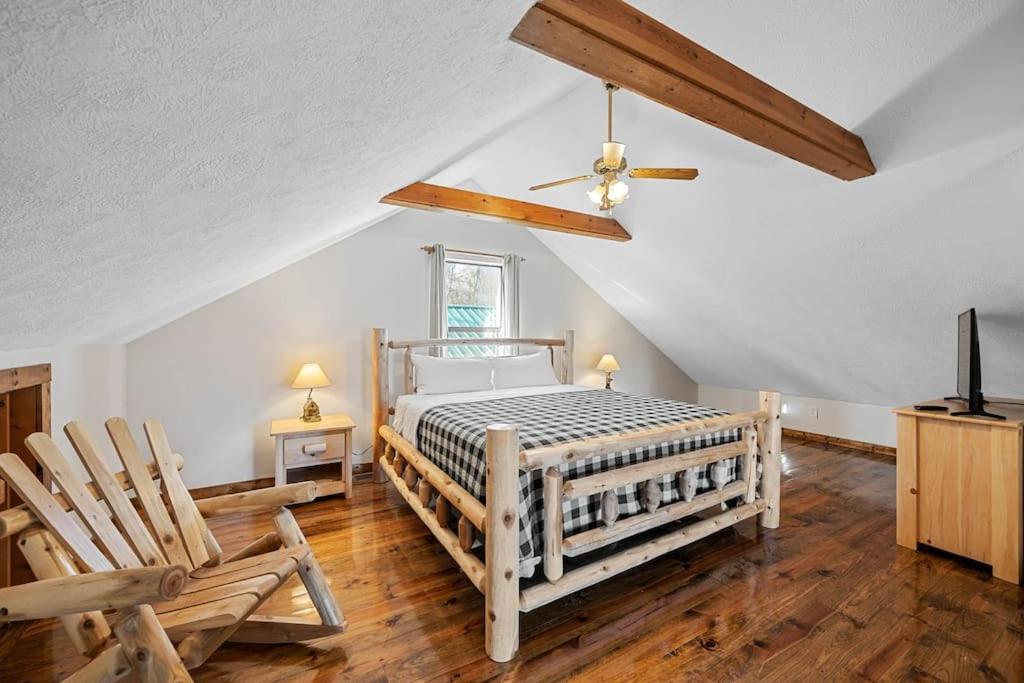 Dog Friendly! Views! Hot Tub! Close To Pf! Gsmnp 세비어빌 외부 사진