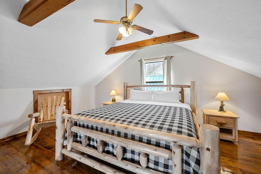Dog Friendly! Views! Hot Tub! Close To Pf! Gsmnp 세비어빌 외부 사진