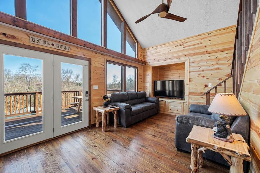 Dog Friendly! Views! Hot Tub! Close To Pf! Gsmnp 세비어빌 외부 사진