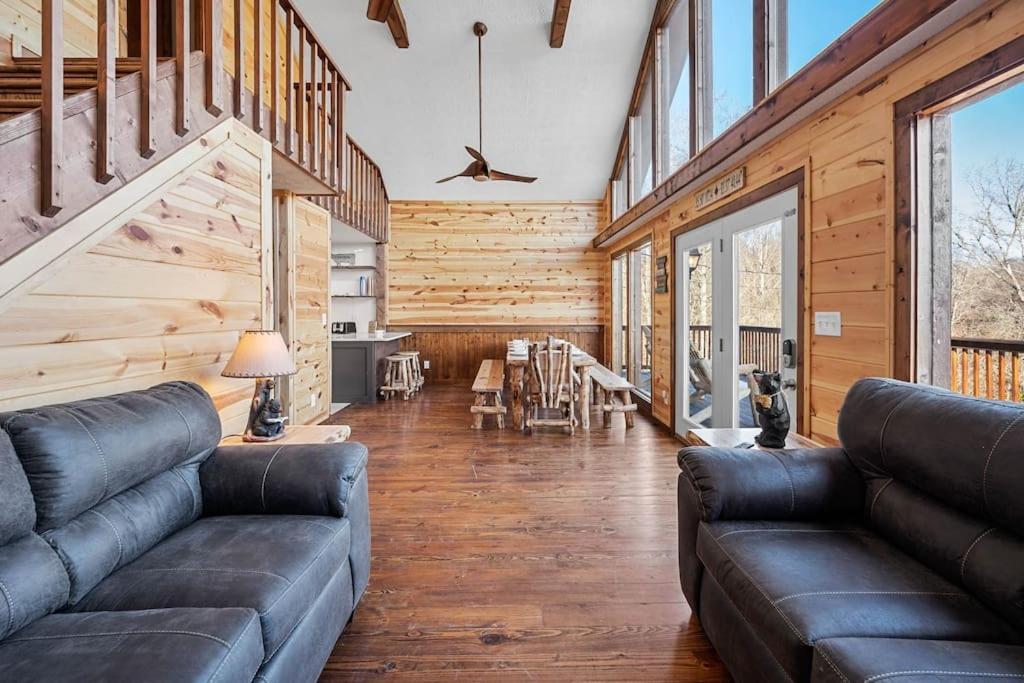 Dog Friendly! Views! Hot Tub! Close To Pf! Gsmnp 세비어빌 외부 사진