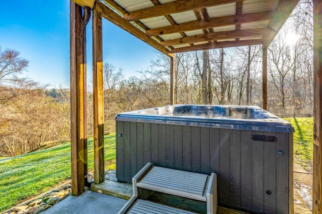 Dog Friendly! Views! Hot Tub! Close To Pf! Gsmnp 세비어빌 외부 사진